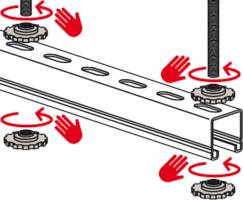 Eine Abbildung zeigt Hände, die Bolzen und eine Stange im Uhrzeigersinn drehen, um einen Metallrahmen aus C-Profilen zusammenzubauen. Rote Pfeile zeigen die Rotationsbewegung an.