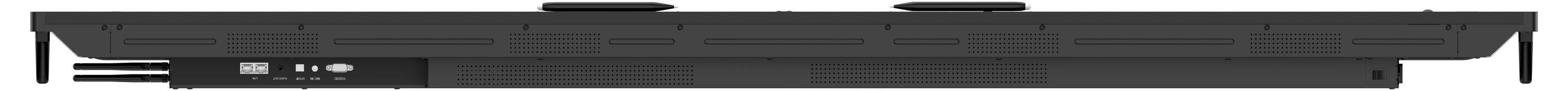 Eine schwarze Computertastatur von oben betrachtet, mit einem USB-Kabel, das von der linken Seite abgeht.