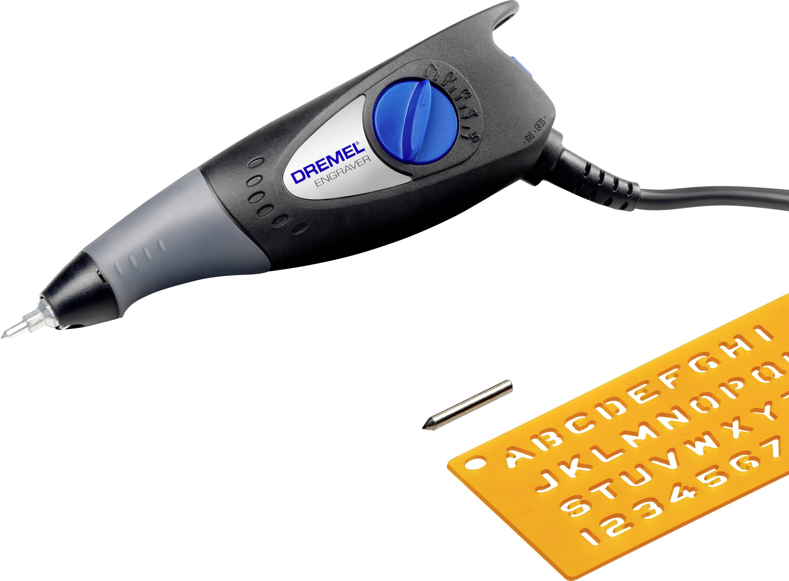 Dremel-Gravurwerkzeug mit verstellbarem Drehregler liegt neben einer orangefarbenen Schablone mit Alphabet und Zahlen.