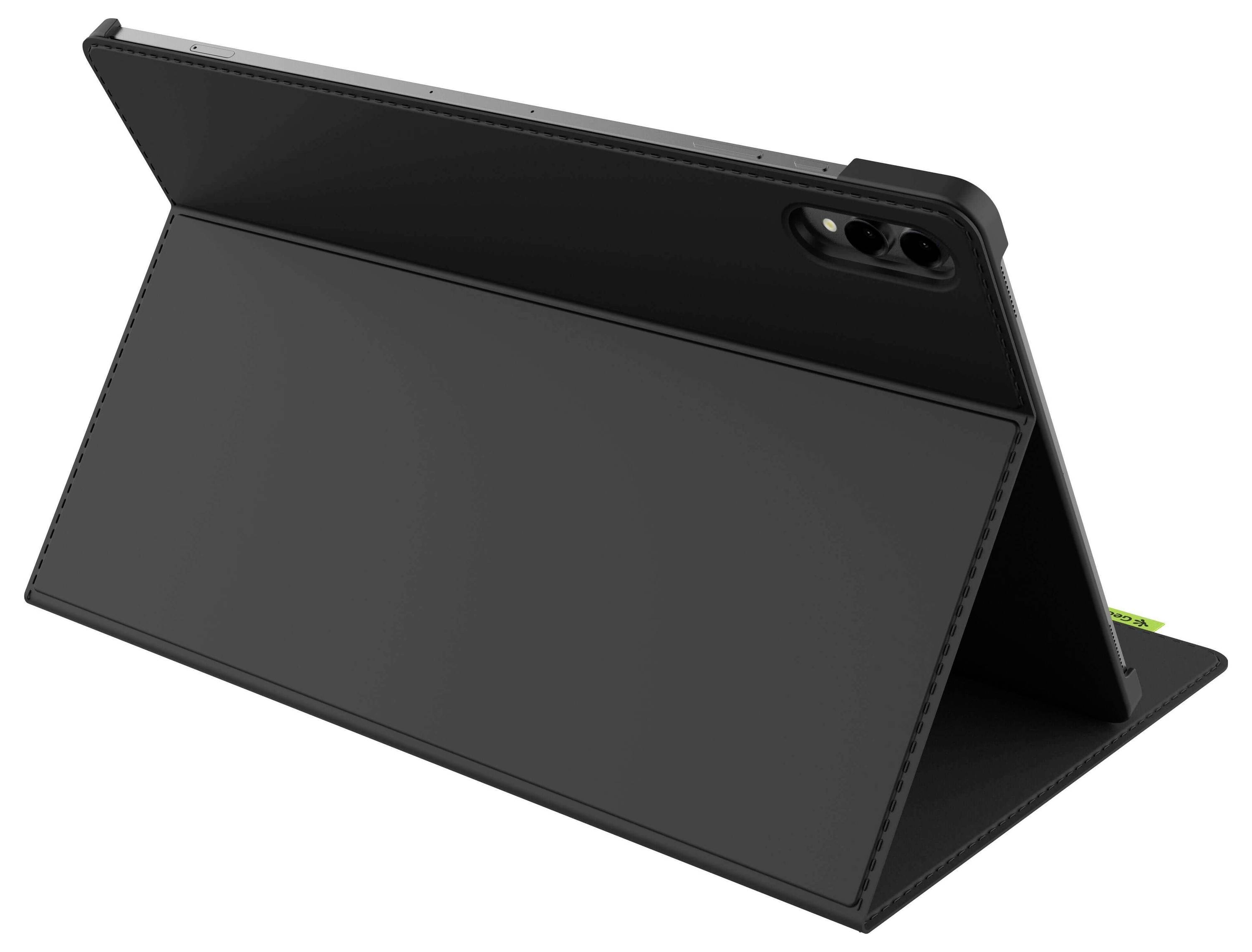 Ein schwarzer Tablet-Schutzbezug lässt sich zu einem Ständer zusammenfalten, der ein Tablet in Querformat hält. Der Bezug hat ein elegantes, minimalistisches Design.