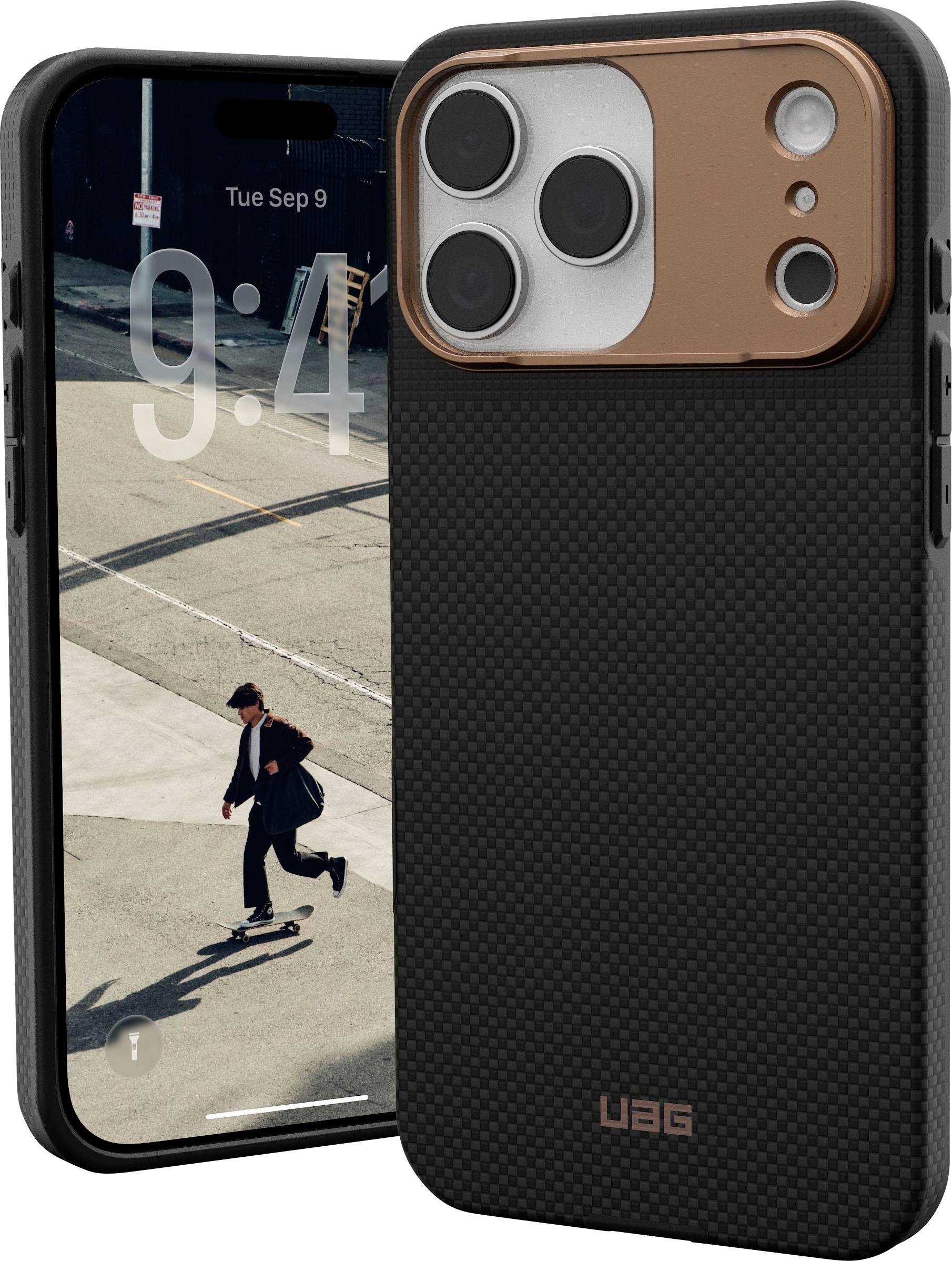 Ein Smartphone mit einer Kameratasche mit drei Linsen und einem Blitz. Der Bildschirm zeigt eine Person beim Skateboarden mit einer Zeitanzeige von „9:44