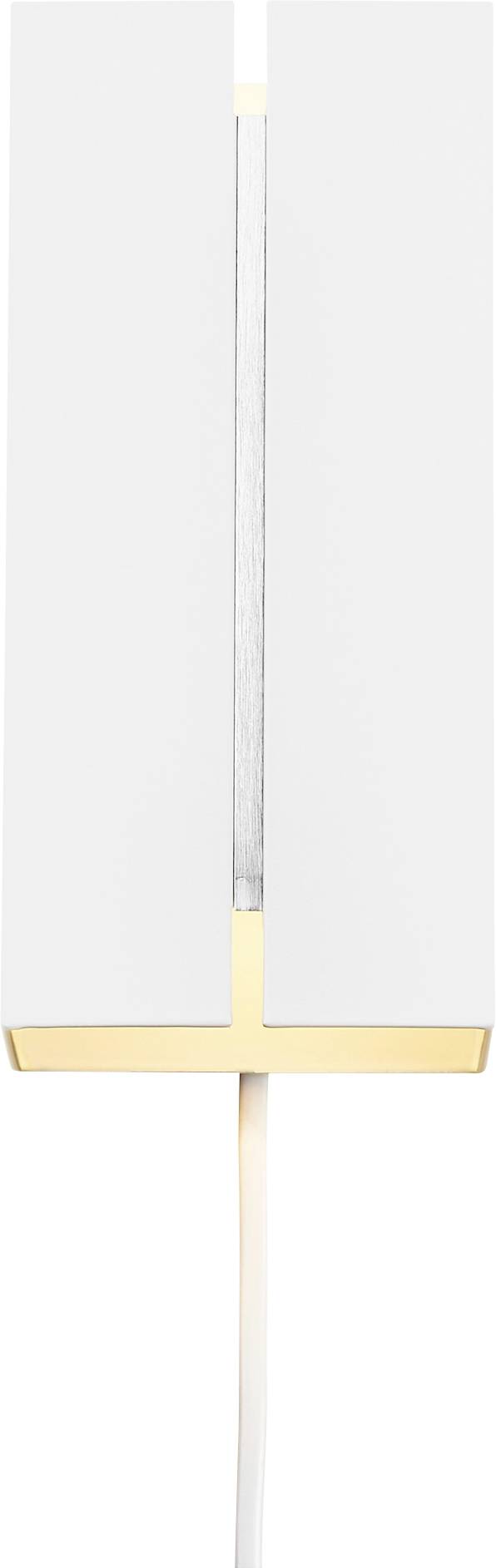 Eine minimalistische weiße Wandleuchte mit einem vertikalen Metallstreifen in der Mitte, die warmes Licht von unten aussendet, verbunden durch ein Kabel.