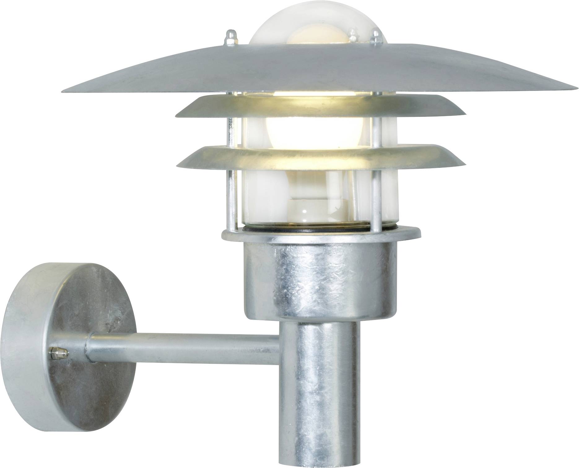 Eine moderne, wandmontierte Außenleuchte mit metallischem Finish und geschichteter Ausführung, die eine zentrale Glühbirne hinter schützenden Schirmen aufweist.