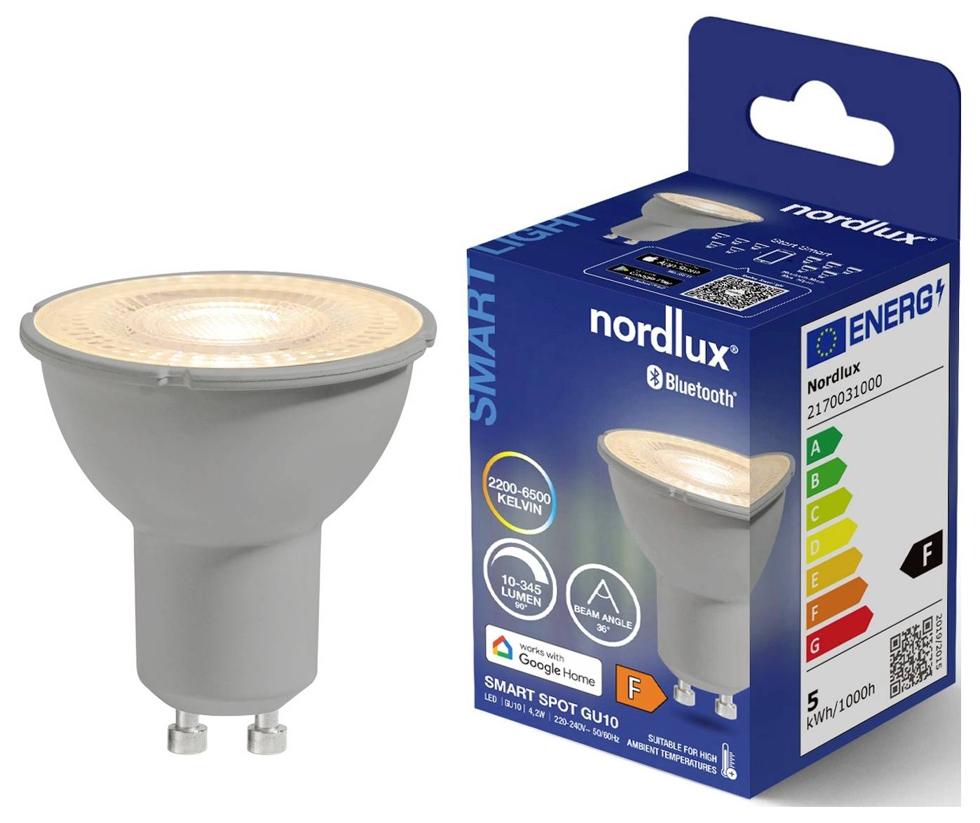 Eine intelligente LED-Glühbirne und ihre Verpackung werden gezeigt. Die Verpackung zeigt Energieeffizienzklassen, ein Bluetooth-Symbol und Text, einschließlich 