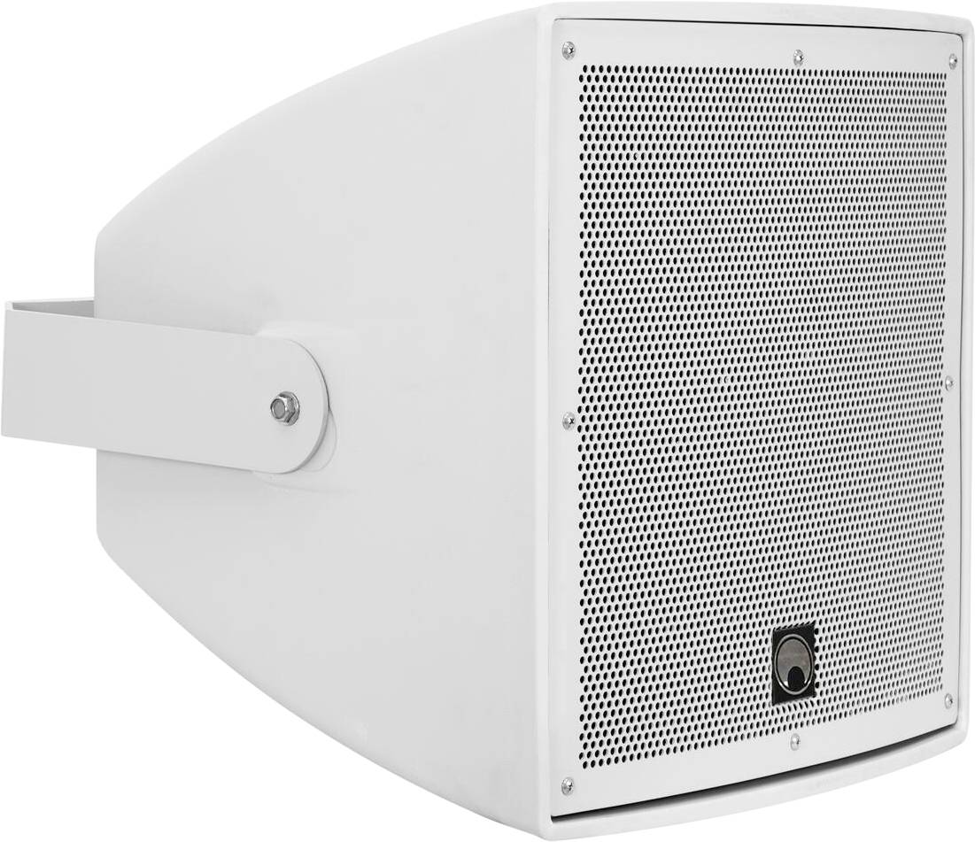 Ein weißer, wandmontierter Lautsprecher mit perforiertem Frontgitter, geeignet für Sprachdurchsagesysteme oder Soundverstärkung in großen Veranstaltungsräumen.