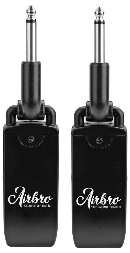 Ein Deckenlautsprechermodell CST 100 V von Omnitronic wird gezeigt, wobei technische Details auf der Oberseite sichtbar sind, einschließlich Leistungs- und Impedanzangaben.