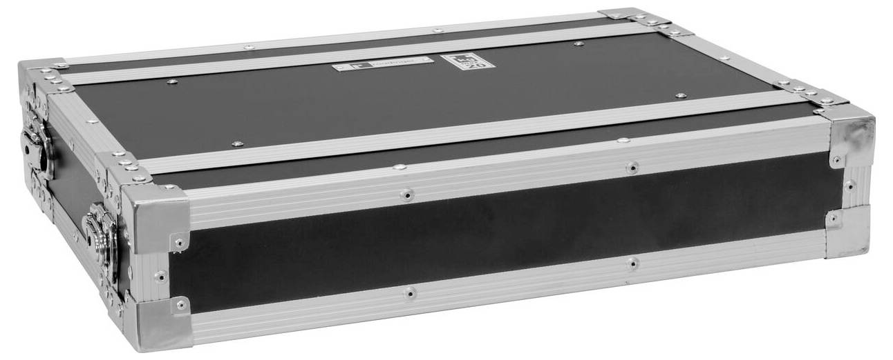 'Omnitronic XNG-2i2A' Lautsprecherblende auf der Rückseite mit Ein-/Ausgängen, Lautstärkeregelung und Anschlüssen für Mikrofon und Instrumente.