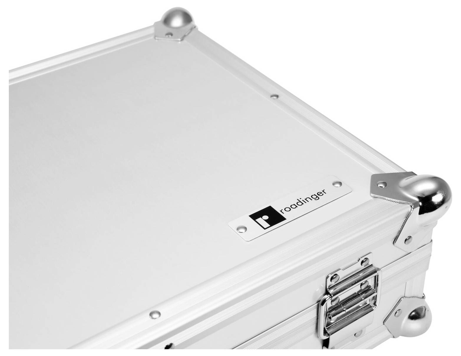 Ein robustes Metallgehäuse mit verstärkten Ecken und einem sicheren Verschluss, das auf seiner Seite ein kleines 