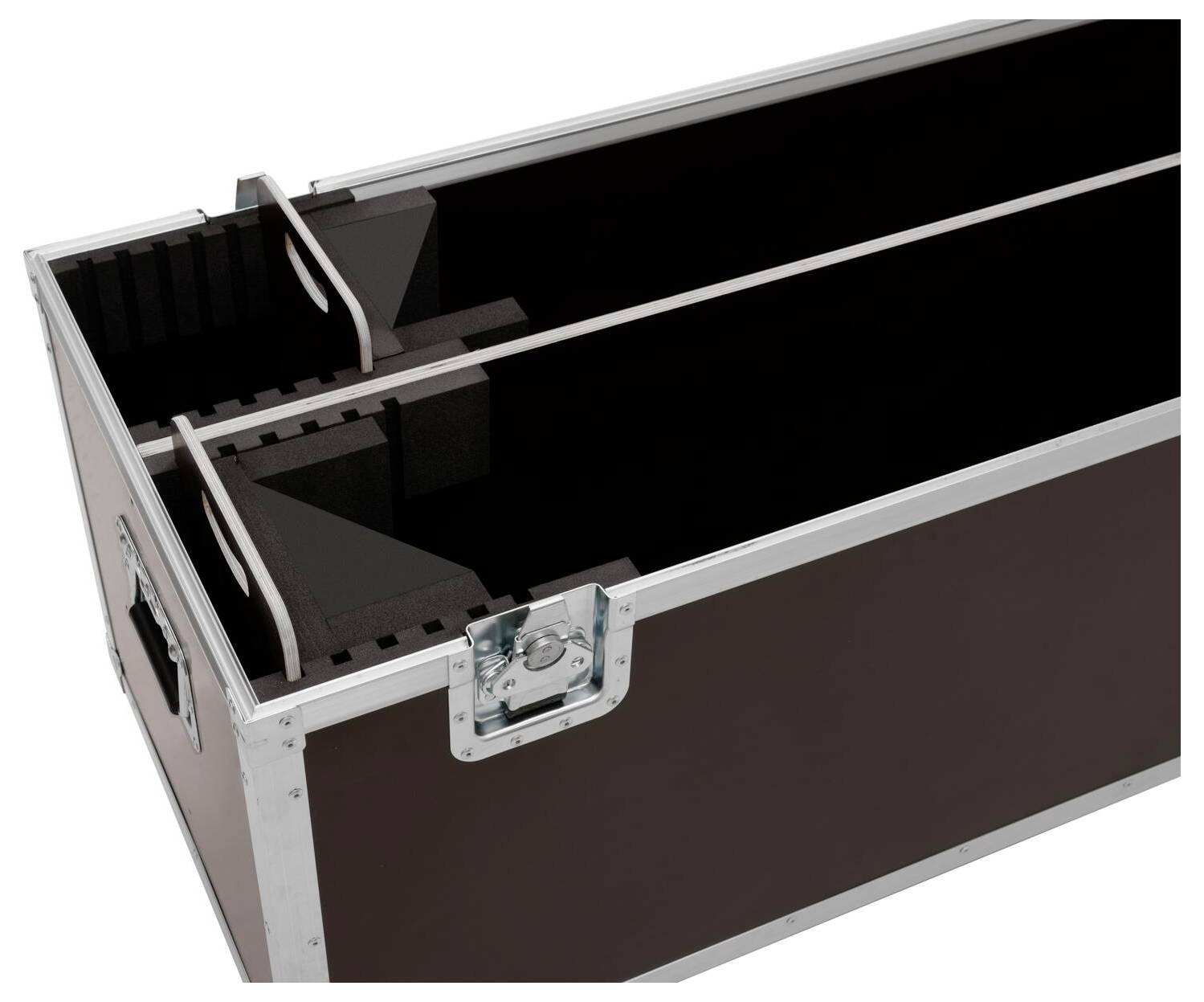 Ein offener, leerer Ausrüstungskoffer mit dunklem Innenraum und schützenden gepolsterten Trennern, entwickelt zur sicheren Lagerung und zum Transport von Gegenständen.