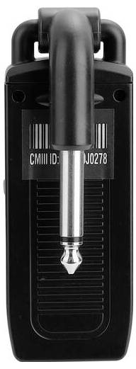 Ein schwarzer Audiosender mit Barcode und Etikett „CMII ID: DJ00278