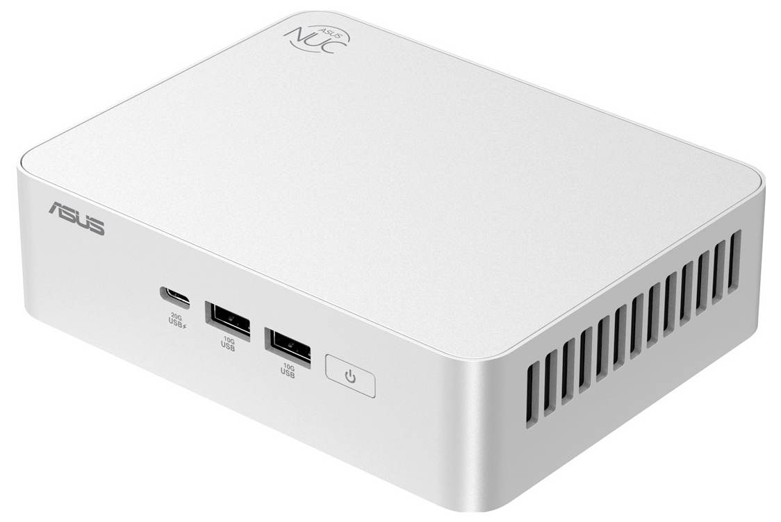 Ein weißer Mini-PC mit drei USB-Anschlüssen, Stromschalter und seitlichen Lüftungsschlitzen, mit den Markenbezeichnungen 