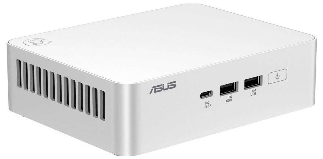 Ein kleiner, weißer Asus-Computer mit Logo, Lüftungsöffnungen an der Seite, drei USB-Anschlüsse und ein Netzschalter auf der Vorderseite.