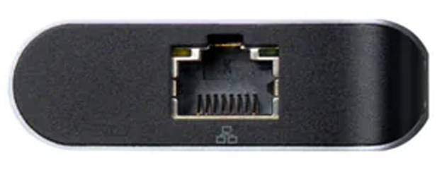 Nahaufnahme eines Ethernet-Anschlusses auf einem schwarzen Gerät mit Verbindungsstiften im Inneren.