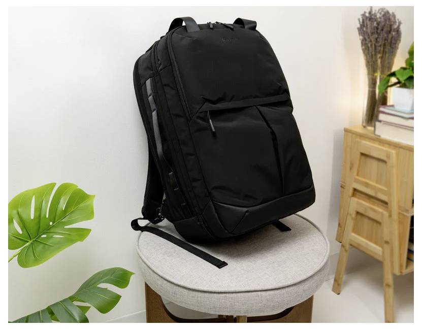 Targus Notebook Rucksack 15.6" Lightweight Travel Backpack -Black Passend für maximal: 40,6cm (16") Schwarz