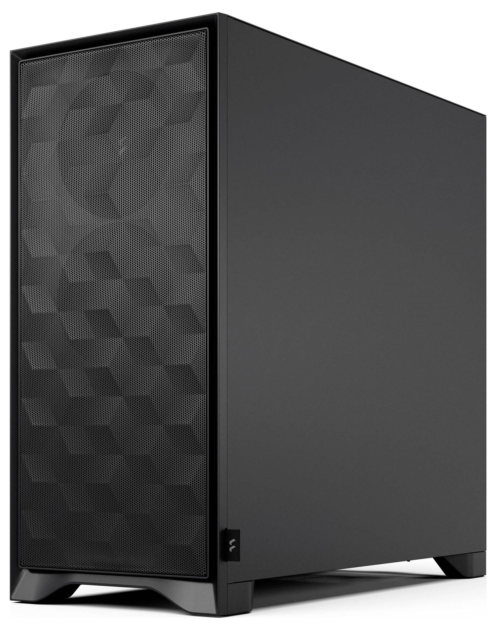 Ein schwarzer Computer-Tower mit einem gemusterten Frontpanel und minimalistischem Design steht auf weißem Hintergrund.