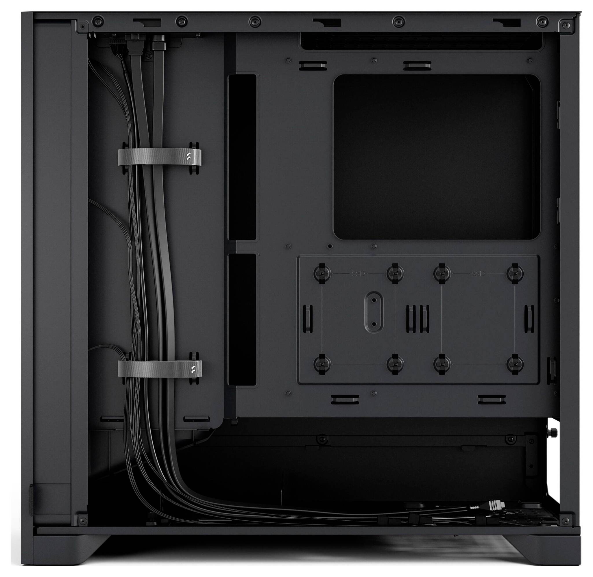 Ein offenes Computergehäuse mit Kabelmanagement, wobei mehrere Kabel ordnungsgemäß im Inneren gesichert sind.