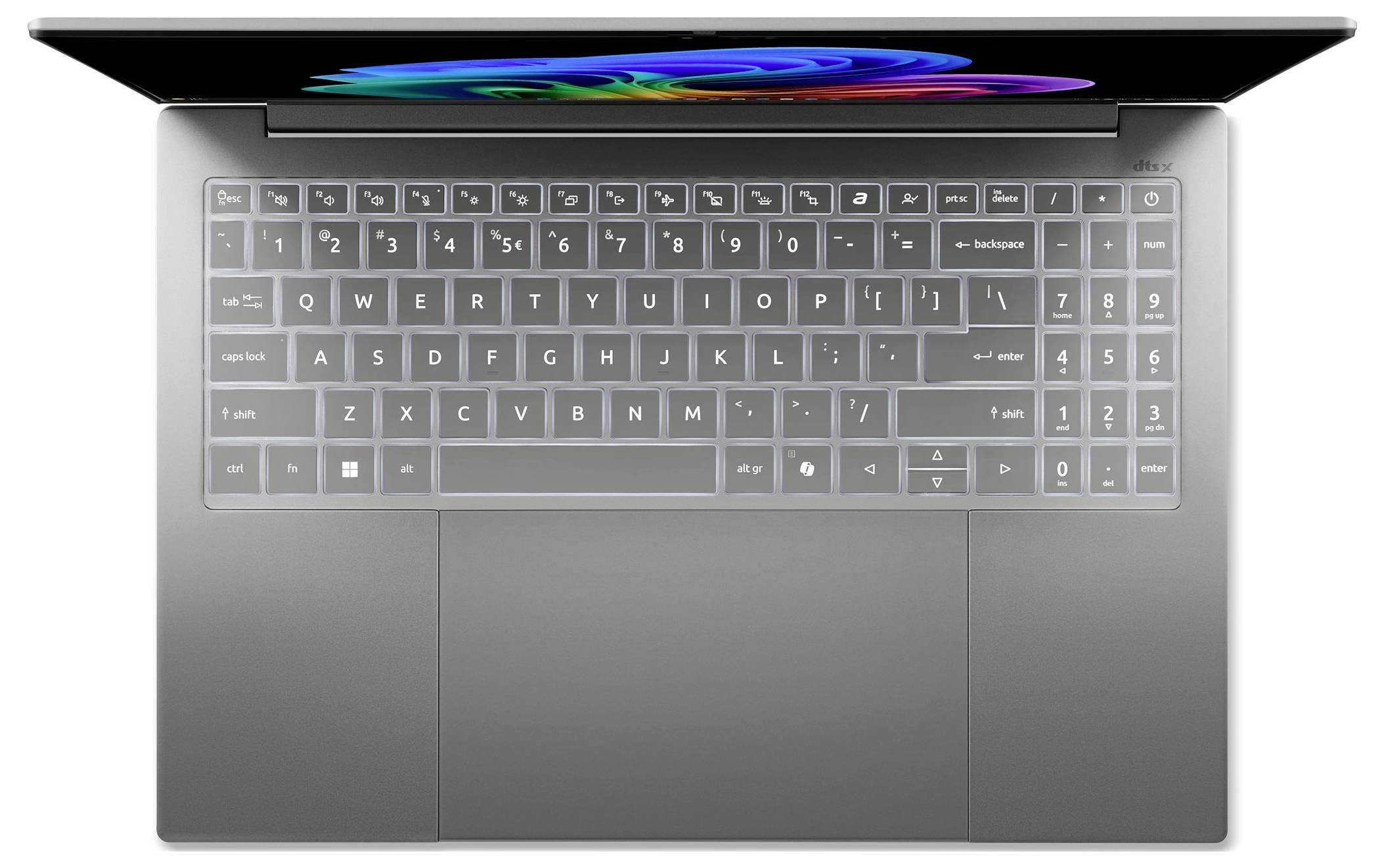 Schwarzer Laptop in geschlossener Seitenansicht mit sichtbarer Hinterkante und hohem Scharnier vor weißem Hintergrund.