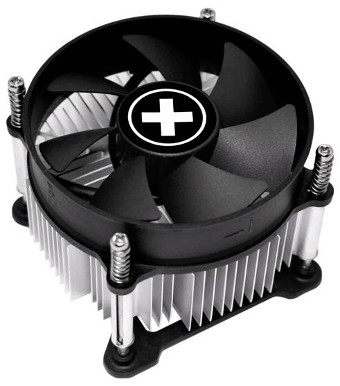 Ein Computer-CPU-Kühler mit einem schwarzen Lüfter, silbernem Kühlkörper und vier Befestigungsschrauben, entwickelt zum Kühlen von Prozessoren in einem PC.