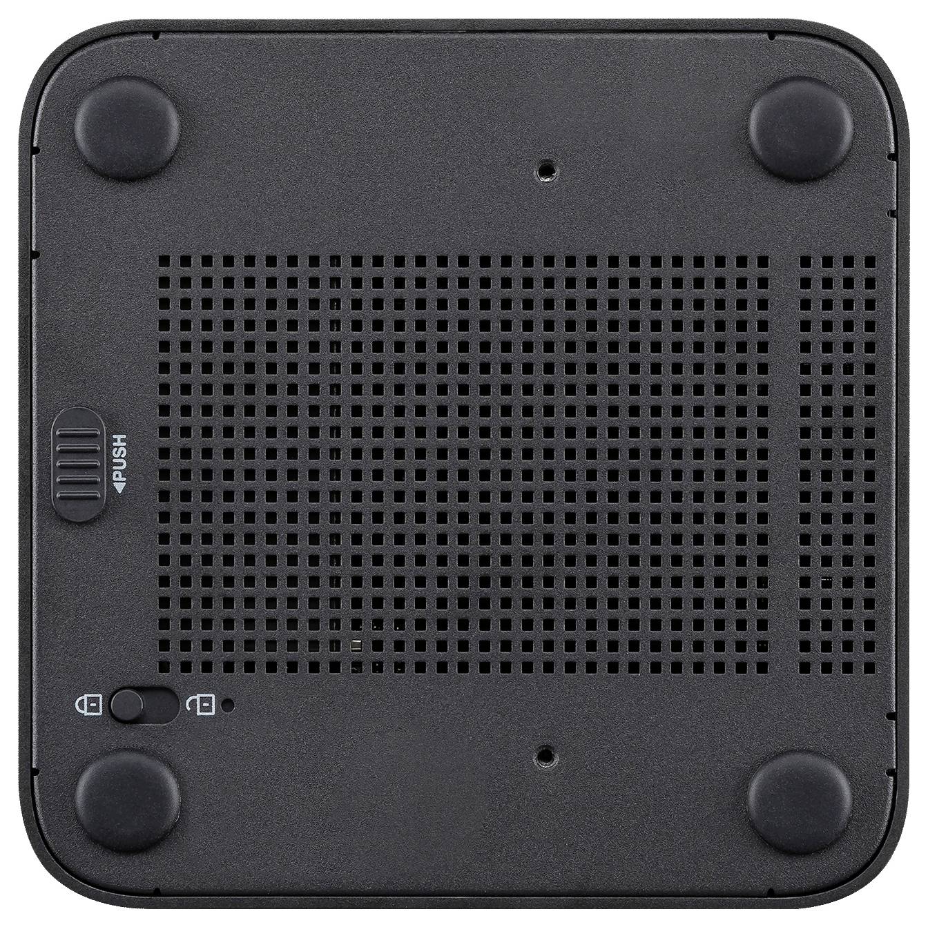 Ein kompakter schwarzer Mini-PC von hinten fotografiert, der mehrere Konnektivitätsanschlüsse zeigt, darunter HDMI, USB 3.0, DisplayPort und Ethernet.
