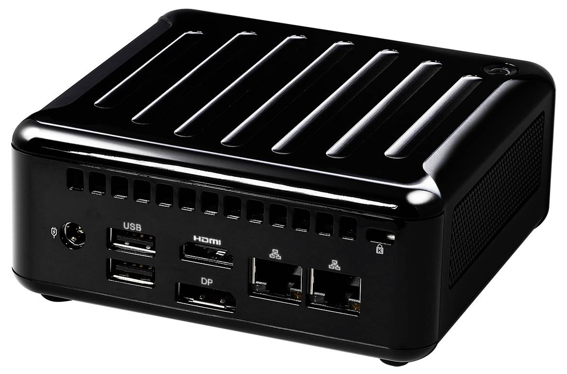 Schwarzer Mini-Desktop-Computer mit belüftetem Deckel, Front-USB-, HDMI-, DisplayPort- und Ethernet-Anschlüssen auf weißem Hintergrund