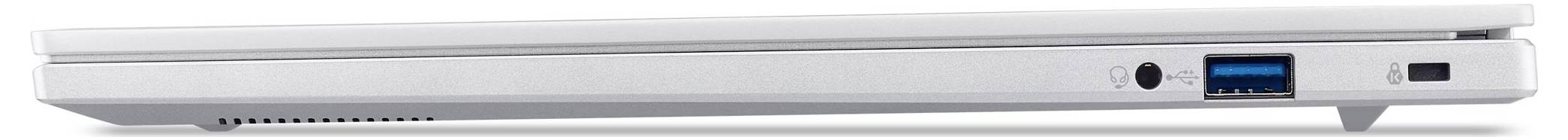 Seitenansicht eines schlanken silbernen Laptops, die sein geschlossenes Profil mit Lüftungsschlitzen, USB-Anschluss und blau leuchtender Batterieindikator auf der rechten Seite zeigt.