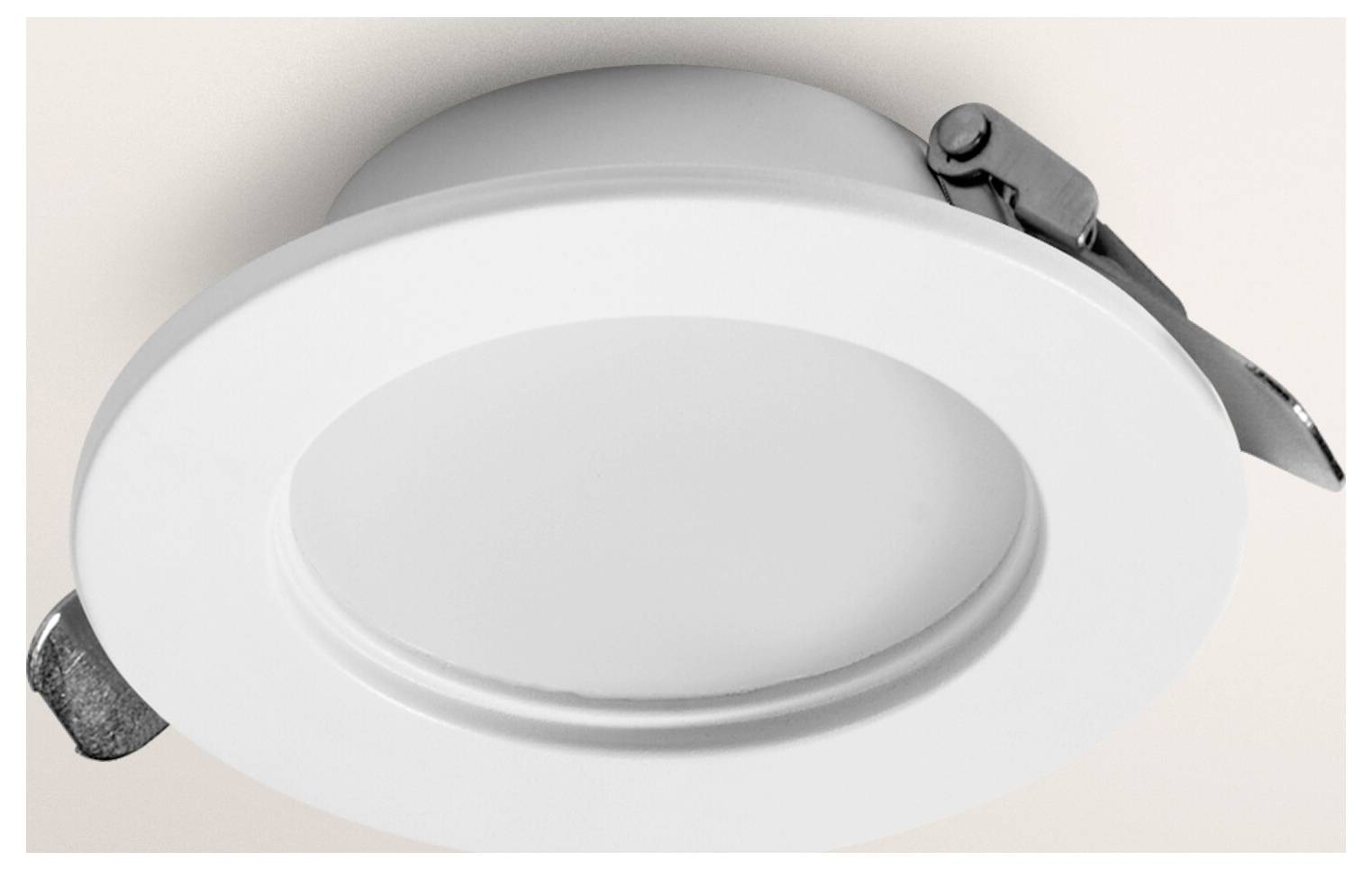 Eingebaute Deckenleuchte mit rundem weißem Rahmen und Metallclip an der Seite zur Montage.