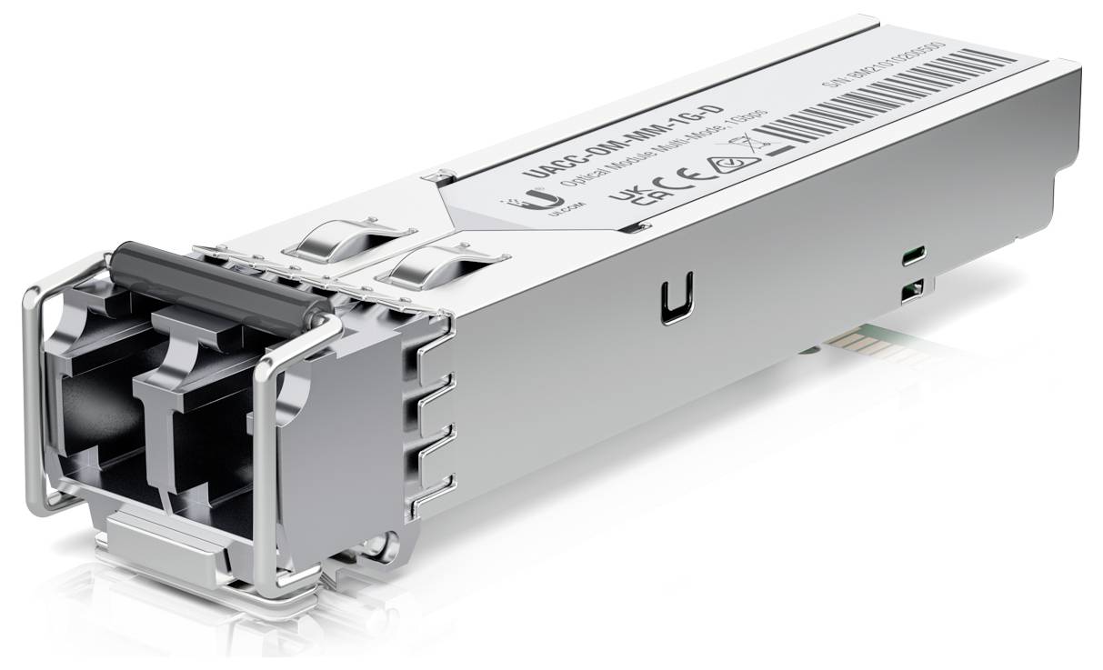 Eine Nahaufnahme eines silbernen optischen Transceiver-Moduls, beschriftet mit technischen Spezifikationen, das für Netzwerkkommunikationsgeräte verwendet wird.