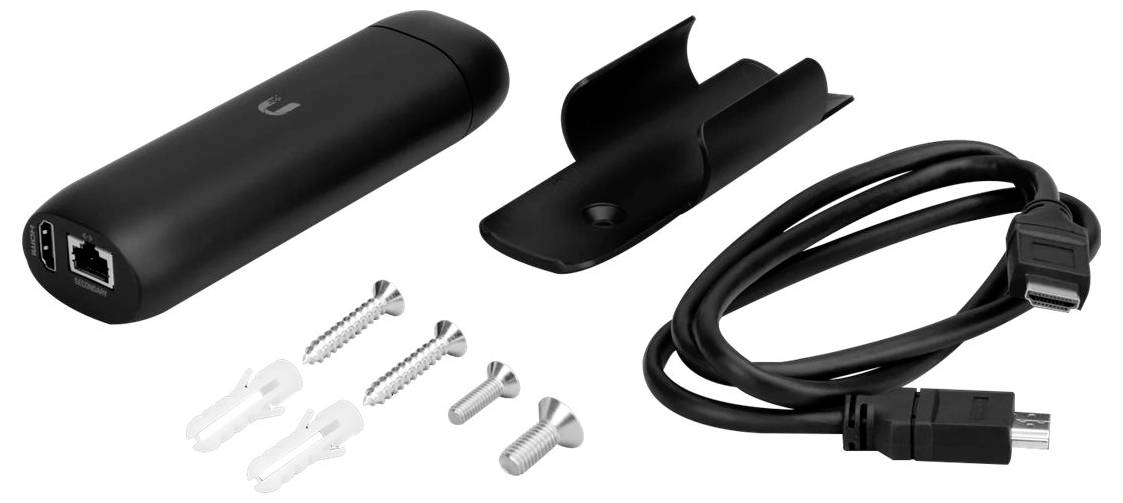 Ein schwarzes Netzwerkgerät mit Ethernet- und Stromanschlüssen, Montageklammer, Schrauben, Dübeln und einem schwarzen Stromkabel sind auf weißem Hintergrund angeordnet.