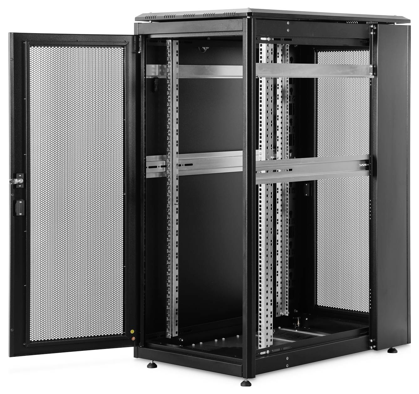 Ein offenes schwarzes Serverregal mit Gitterfront und verstellbaren Schienen, entwickelt zur Unterbringung von Netzwerk- oder Computerserverausrüstung.