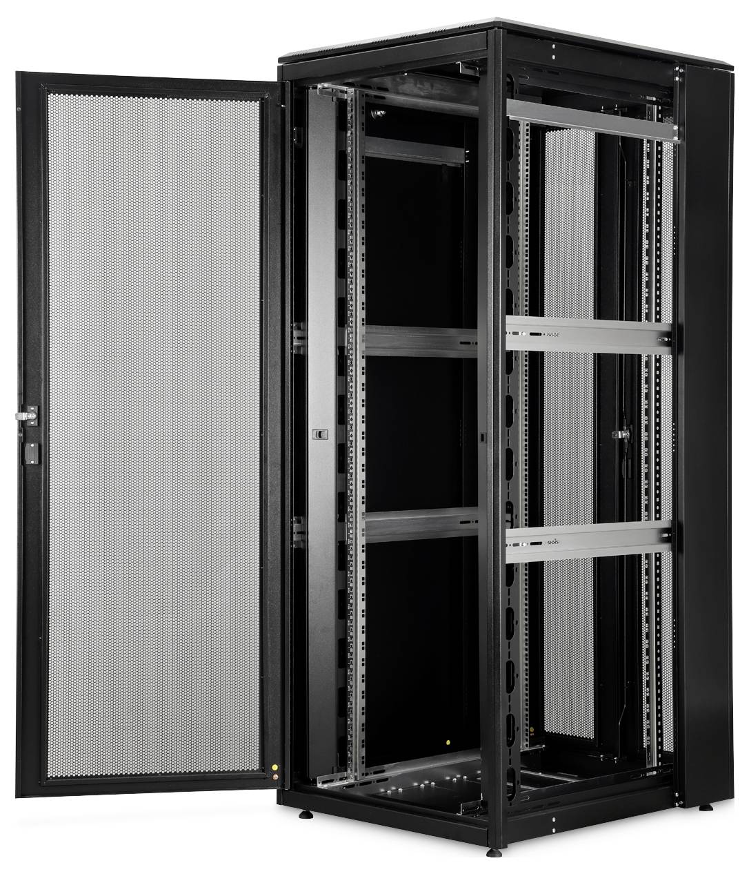 Offener schwarzer Serverrack mit offener Fronttür, die leeres Inneres mit horizontalen Tragschienen zeigt, bereit für die Serverinstallation.