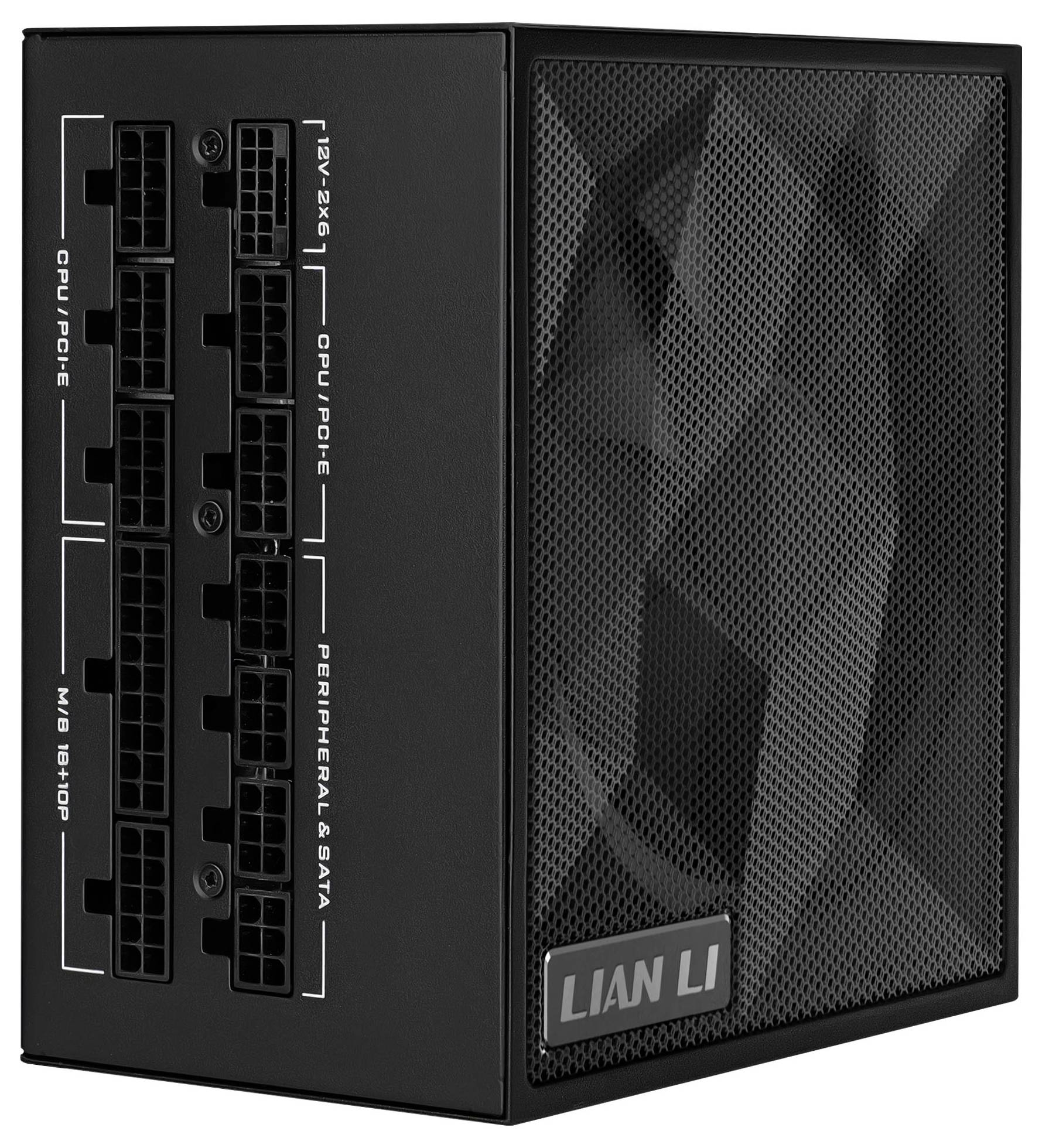 Ein schwarzes Lian-Li-Netzteil mit mehreren beschrifteten Anschlüssen für CPU-, PCIe- und SATA-Verbindungen. Mesh-Design auf einer Seite für Belüftung.