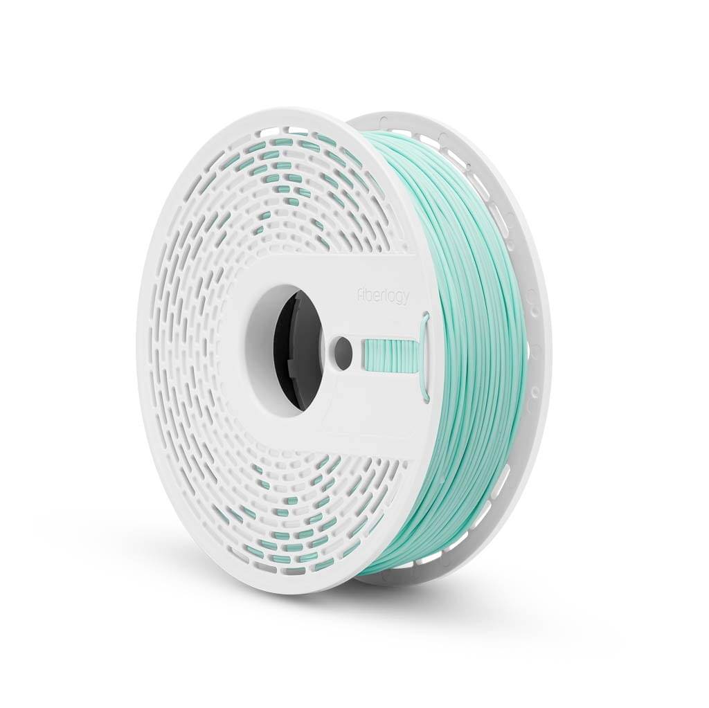 Spule mit türkisfarbenem 3D-Druckfilament auf einer weißen Spule, isoliert auf weißem Hintergrund dargestellt.