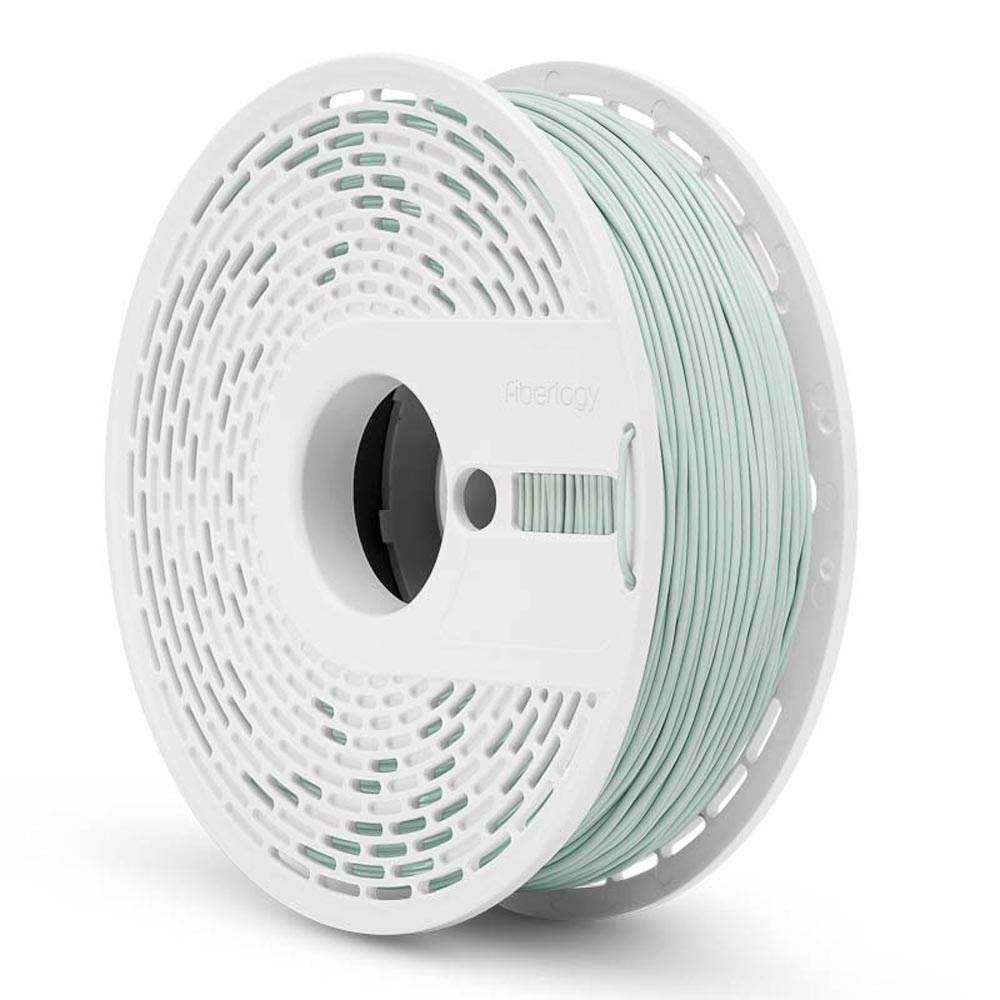 Spule grünem Mintfarbenen 3D-Druckerfaden auf einer weißen Spule, isoliert auf weißem Hintergrund dargestellt.