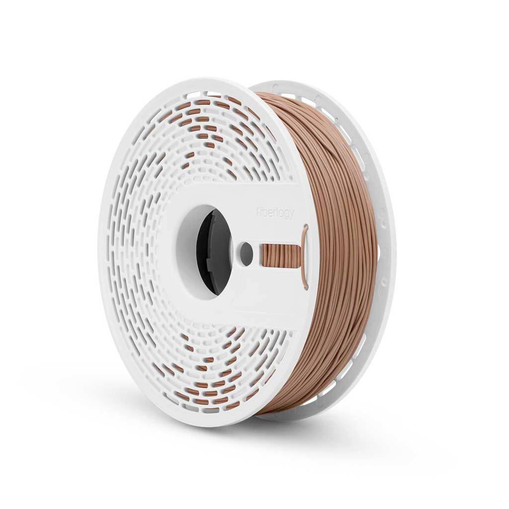 Spule aus kupferfarbenem 3D-Druckfilament auf einer weißen Spule vor einem neutralen Hintergrund.