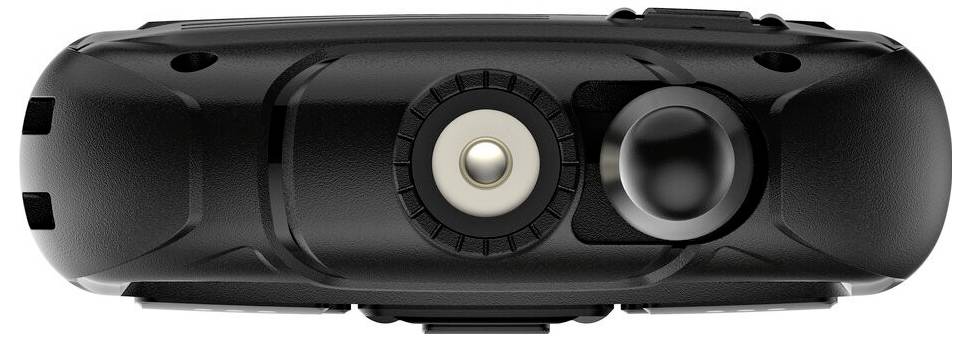 Das Bild zeigt eine Draufsicht auf eine schwarze Kamera mit einem zentralen Objektiv und einem kleinen Joystick auf der rechten Seite, was auf ein kompaktes Design hindeutet.