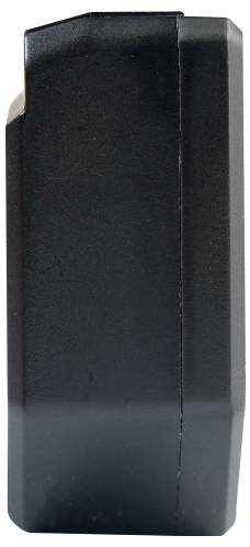 Ein schwarzes, rechteckiges Kunststoffobjekt mit einer leicht abgeschrägten Ecke, möglicherweise eine Batterie oder eine elektronische Zubehörkomponente.