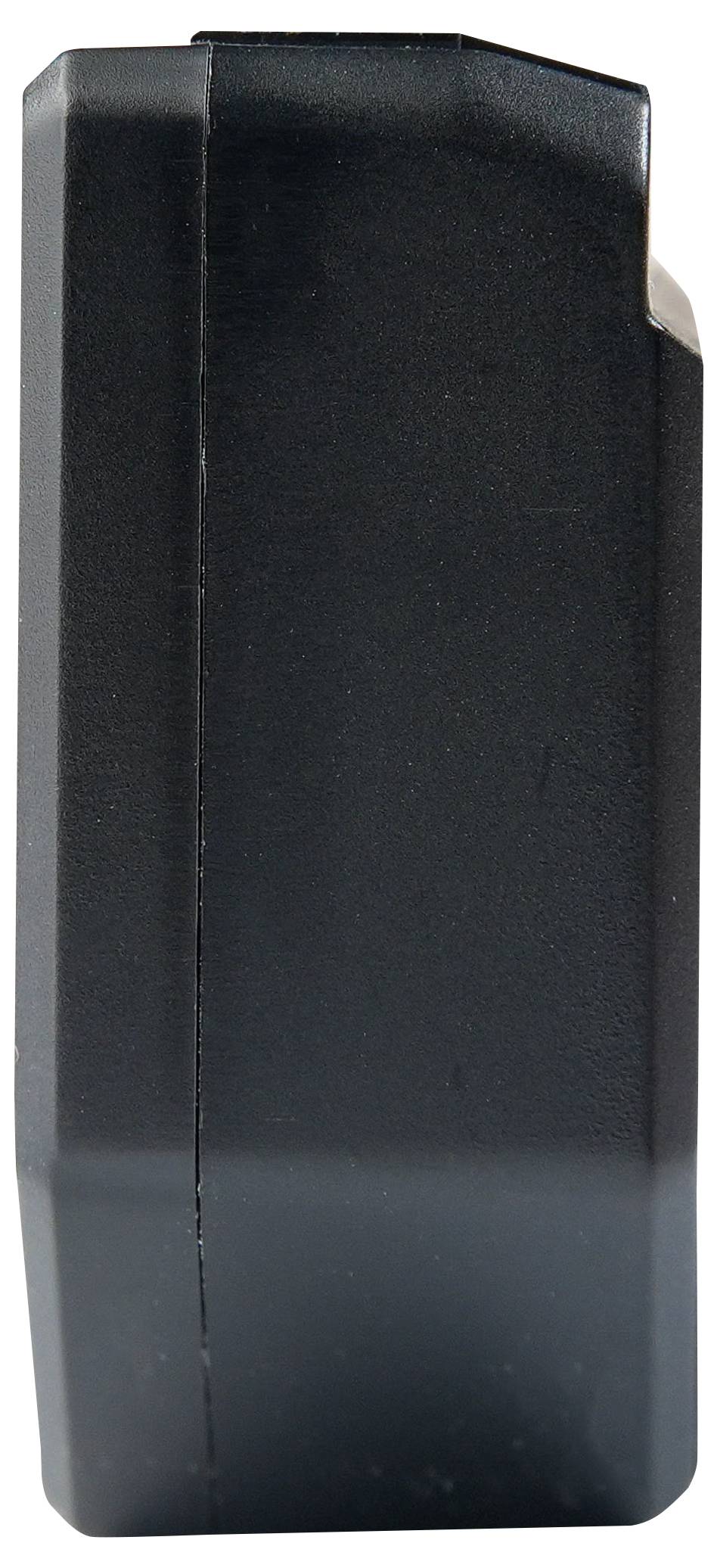 Ein schwarzes rechteckiges Batteriepaket aufrecht stehend.