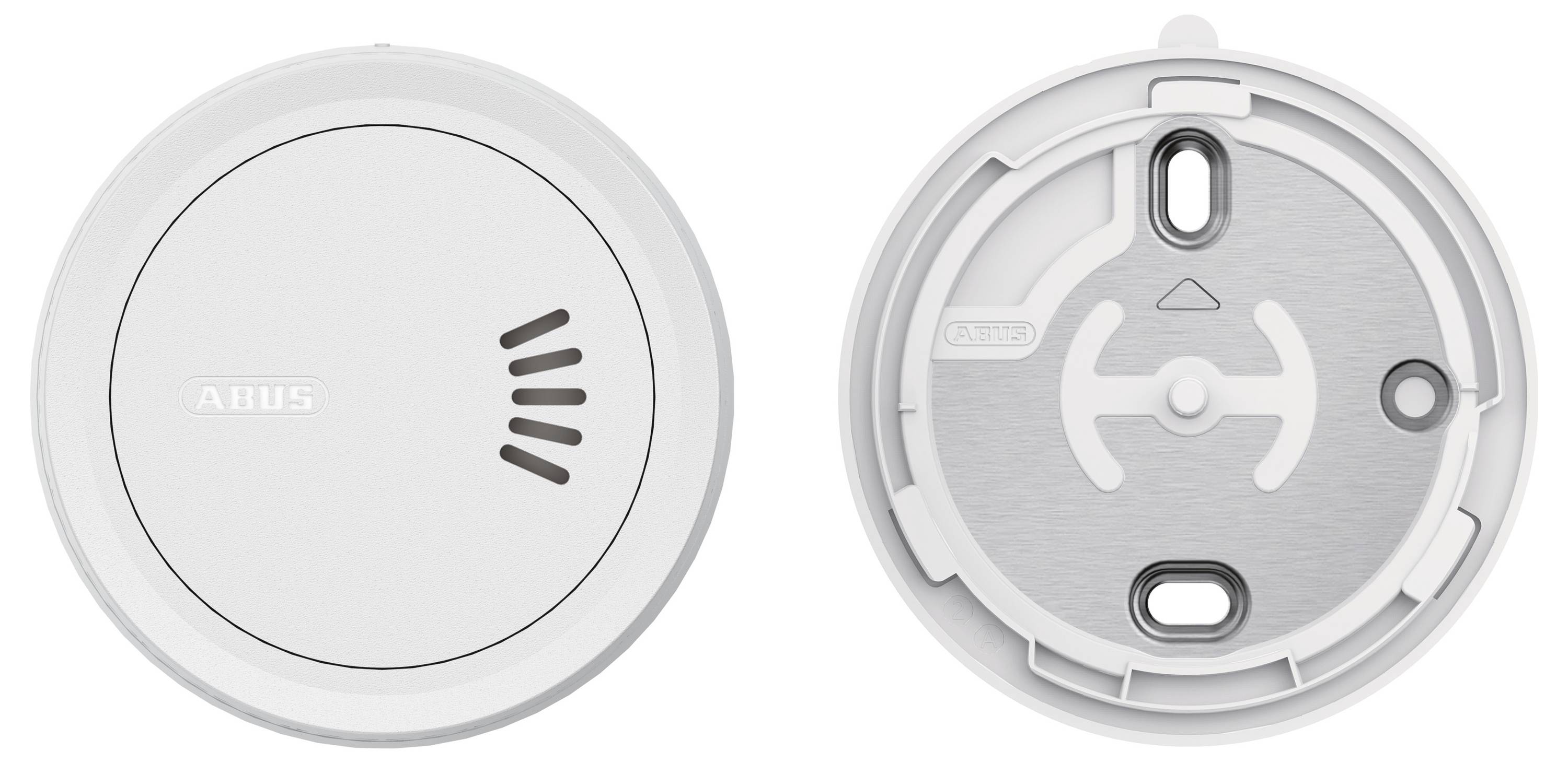 Zwei Teile eines Rauchmelders: die äußere Abdeckung mit Lüftungsöffnungen auf der linken Seite und die Basis mit Montagelöchern und einer kreisförmigen Komponente auf der rechten Seite.
