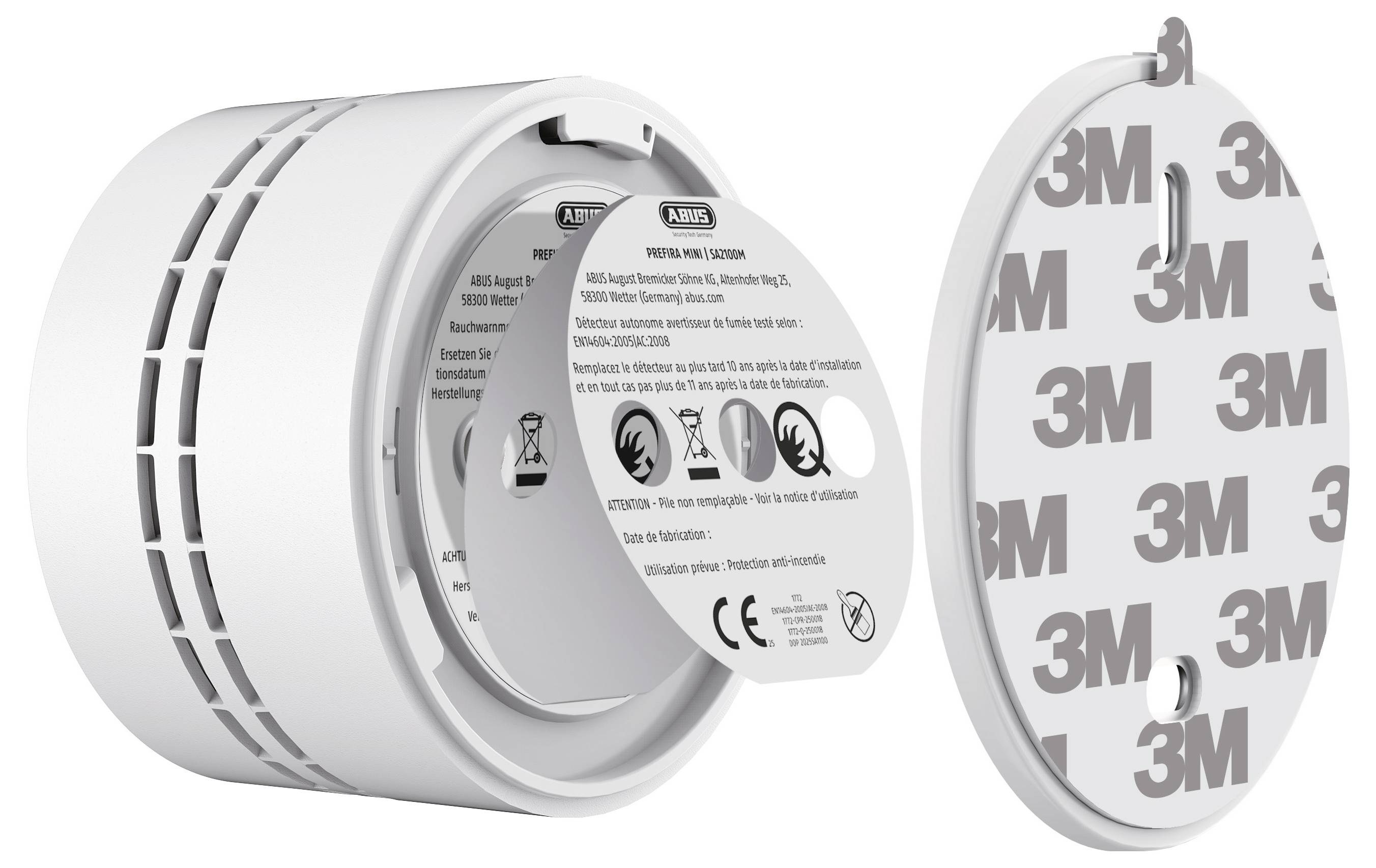 Ein weißer Rauchmelder mit offenen Batteriefächern und eine separate kreisförmige Montageplatte mit Klebeband mit „3M