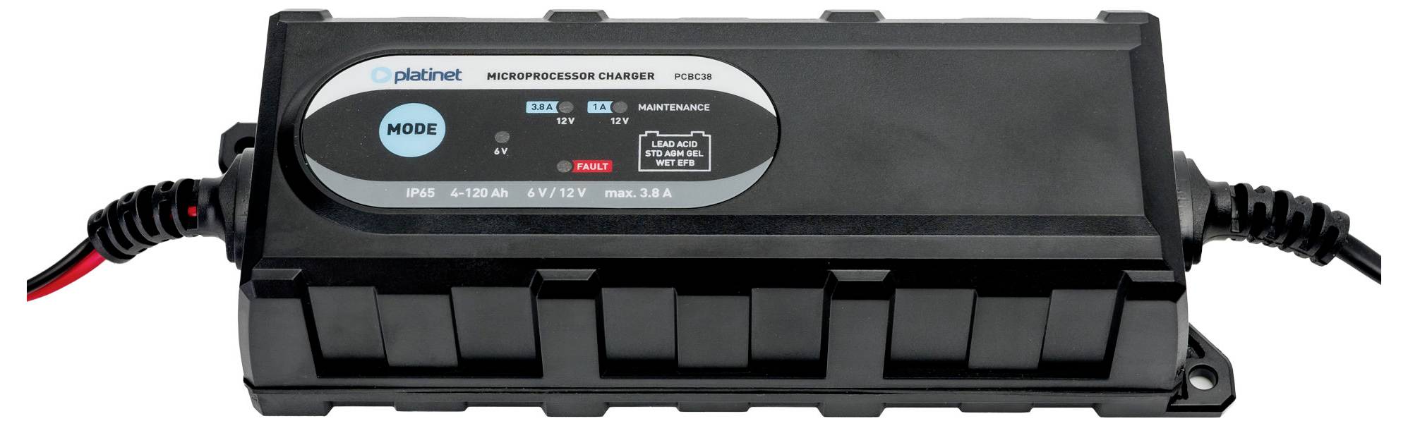 Ein schwarzes Mikroprozessor-Ladegerät mit LED-Anzeigen und Modustaste. Der Text darauf lautet „MAINTAIN