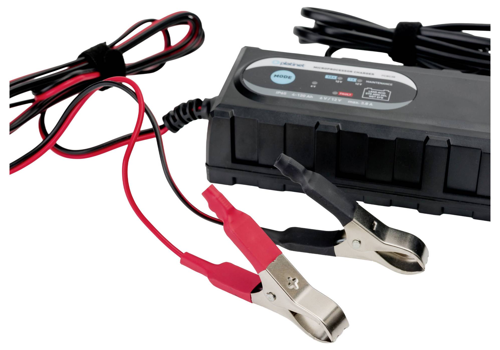 Batterieladegerät mit roten und schwarzen Krokodilklemmen verbunden.