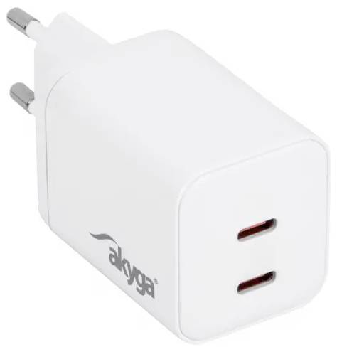 Ein weißes Dual-USB-C-Wandladegerät mit europäischem Stecker, mit der Marke „akyga