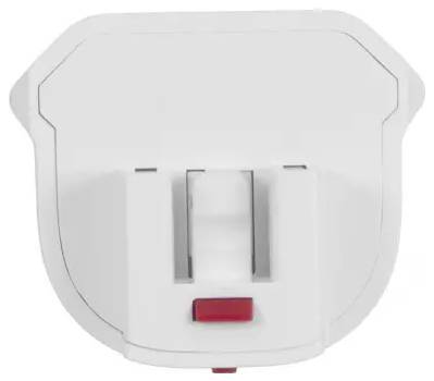 Weißer Elektrosteckdosenschutz mit rötlichem Schalter in der unteren Mittelmitte, entworfen für Kindersicherheit durch Verhinderung des Zugriffs auf Steckdosen.