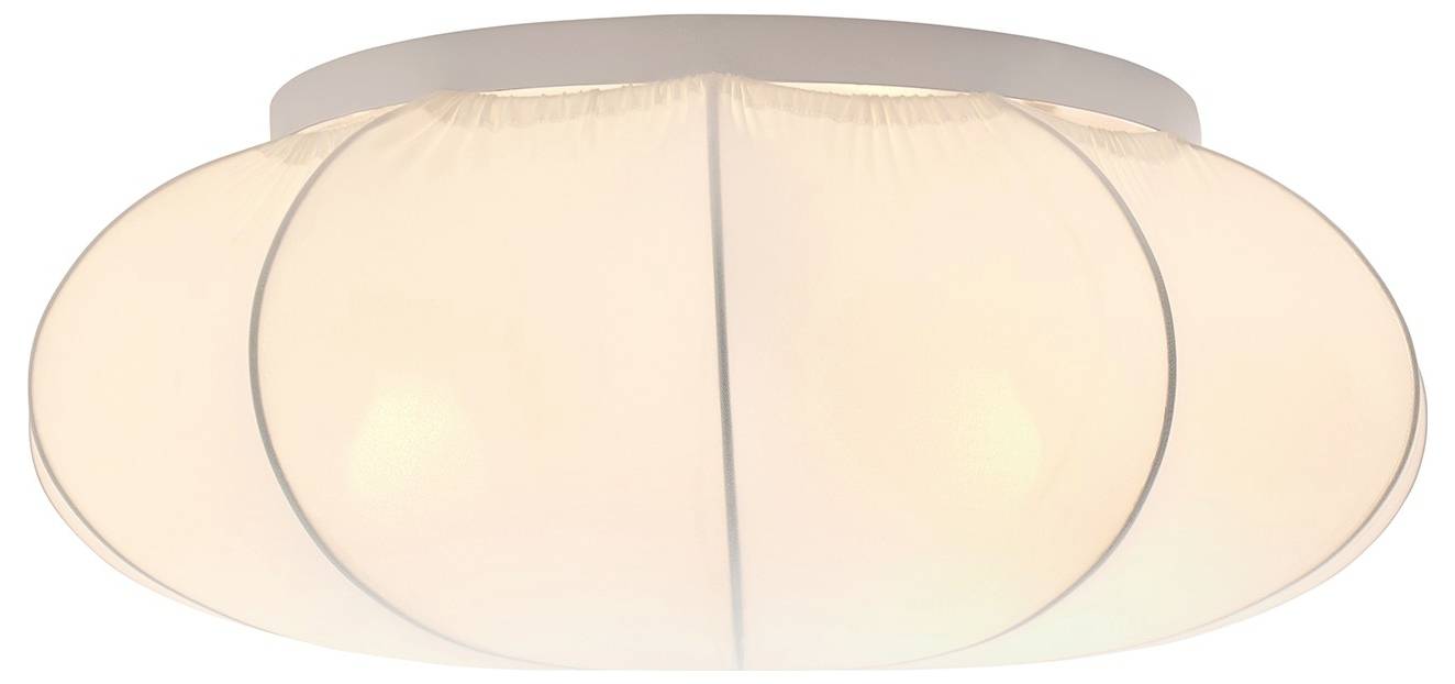 Eine Deckenlampe mit einem weichen, weißen Stoffschirm, oval geformt, die ein warmes Licht ausstrahlt. Ideal zur Schaffung einer Ambientebeleuchtung in einem Raum.