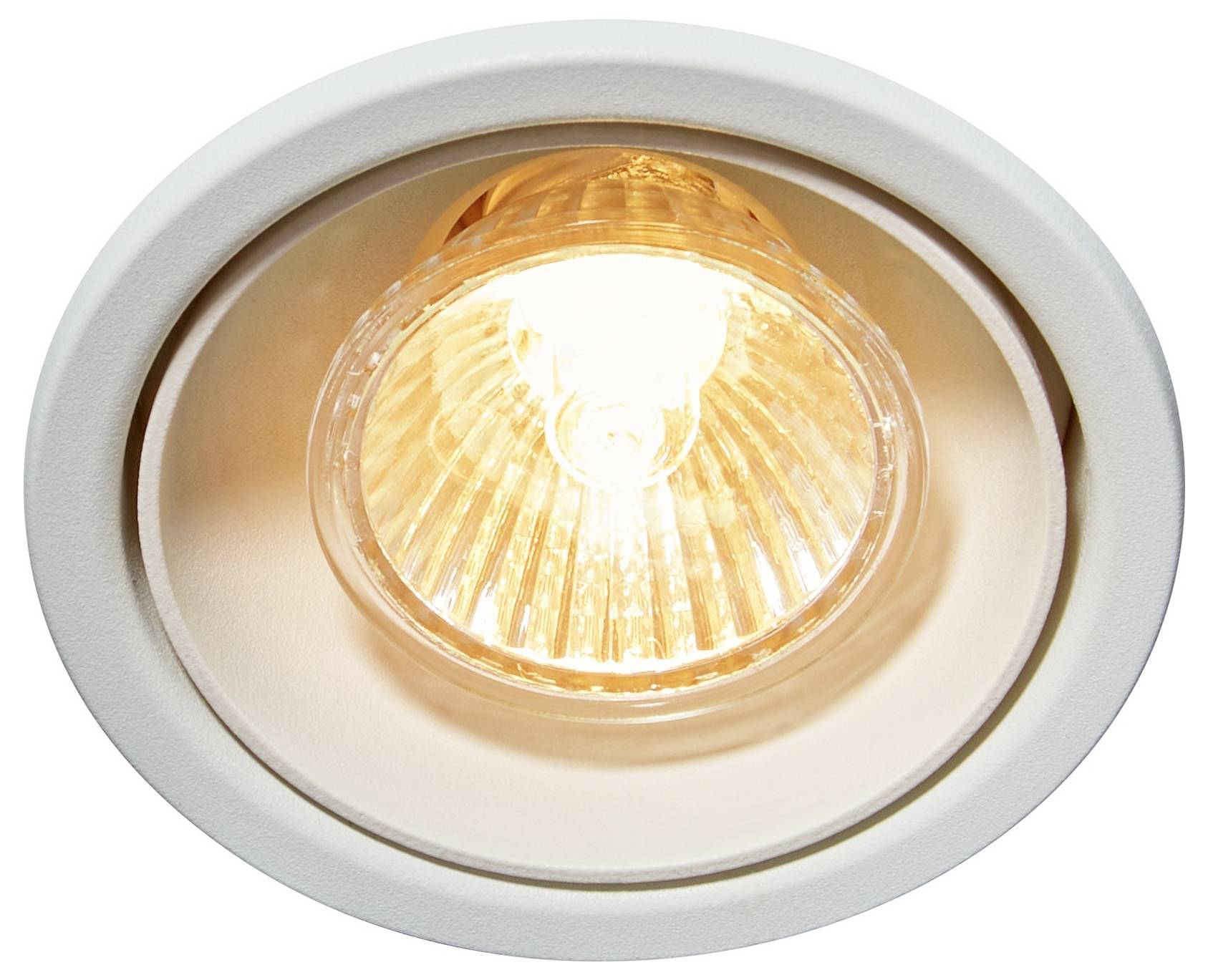 Ein helles, eingelassenes Deckenleuchte mit einer leuchtenden, gerippten Glaskugel in einer weißen kreisförmigen Fassung.