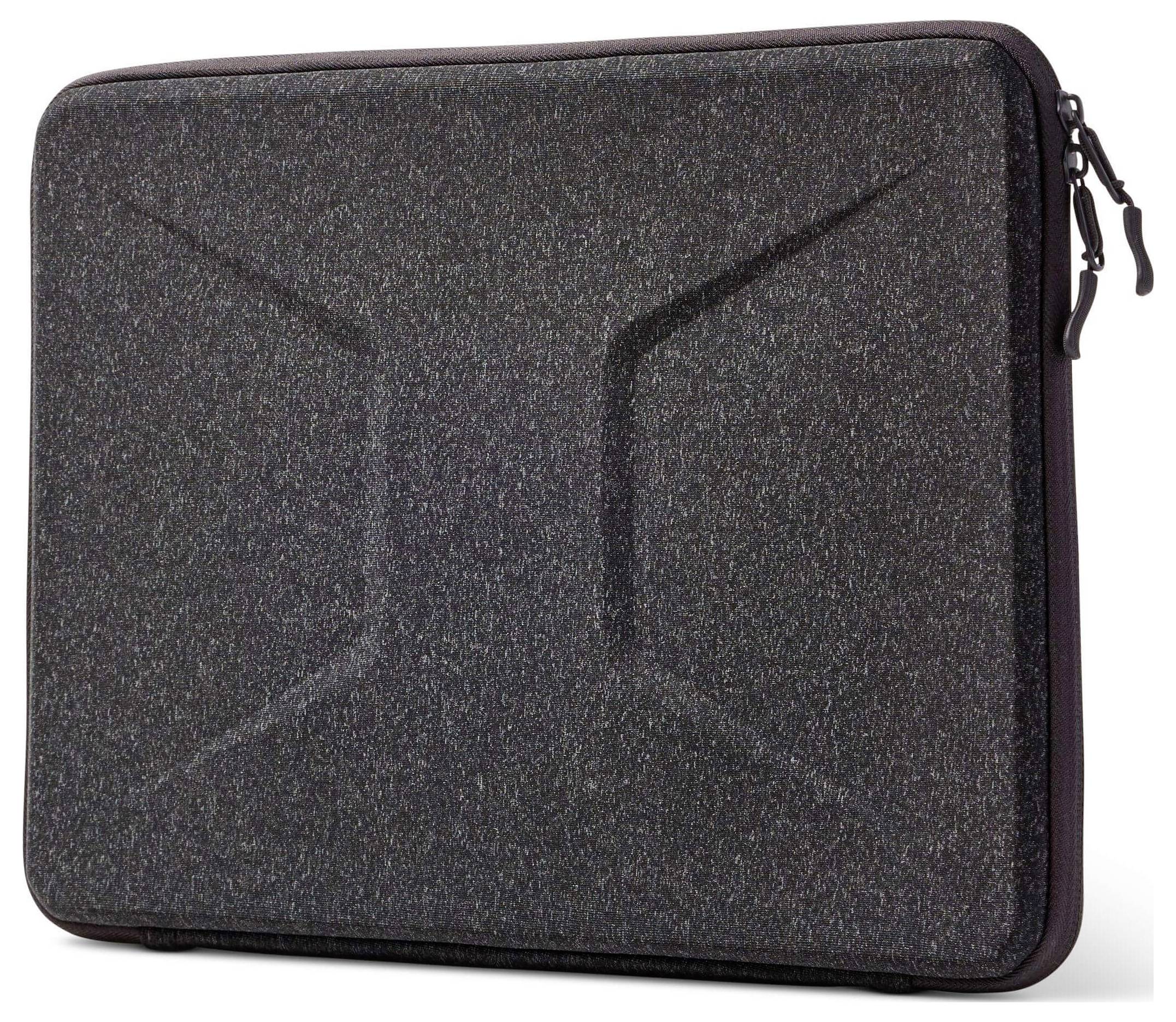 Eine schwarze, strukturierte Laptop-Tasche mit Reißverschluss und einem subtilen geometrischen Design auf der Oberfläche.