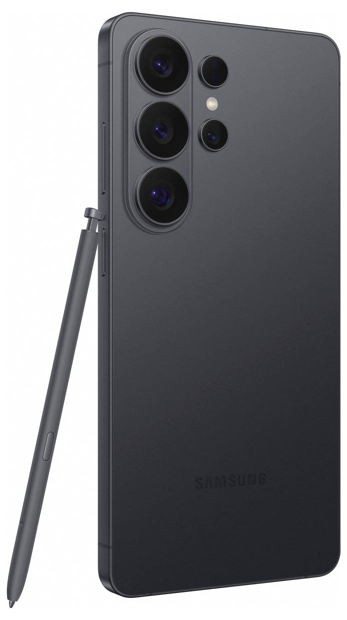 Ein schlankes, schwarzes Smartphone mit einer Quad-Kamera-Anordnung auf der Rückseite und einem daneben lehnenden Stylus.