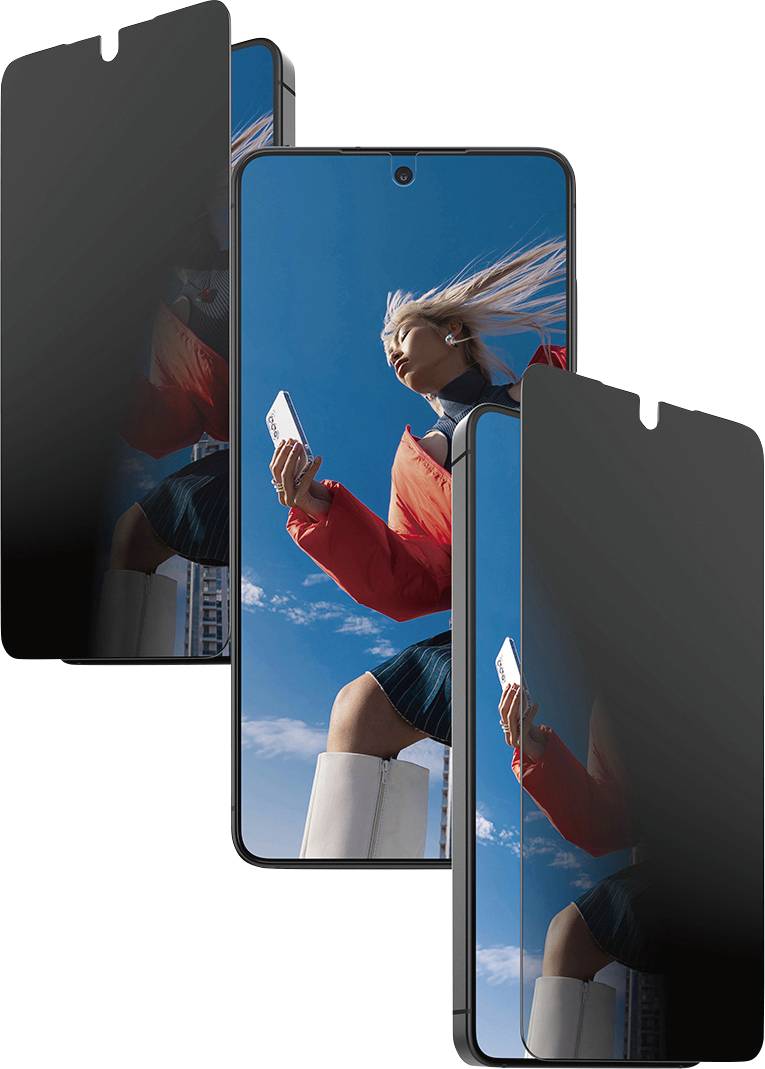 Drei Smartphones zeigen eine Frau in einer roten Jacke, die ein Telefon gegen einen blauen Himmel hält, wobei zwei Bildschirme Datenschutzfilter haben.