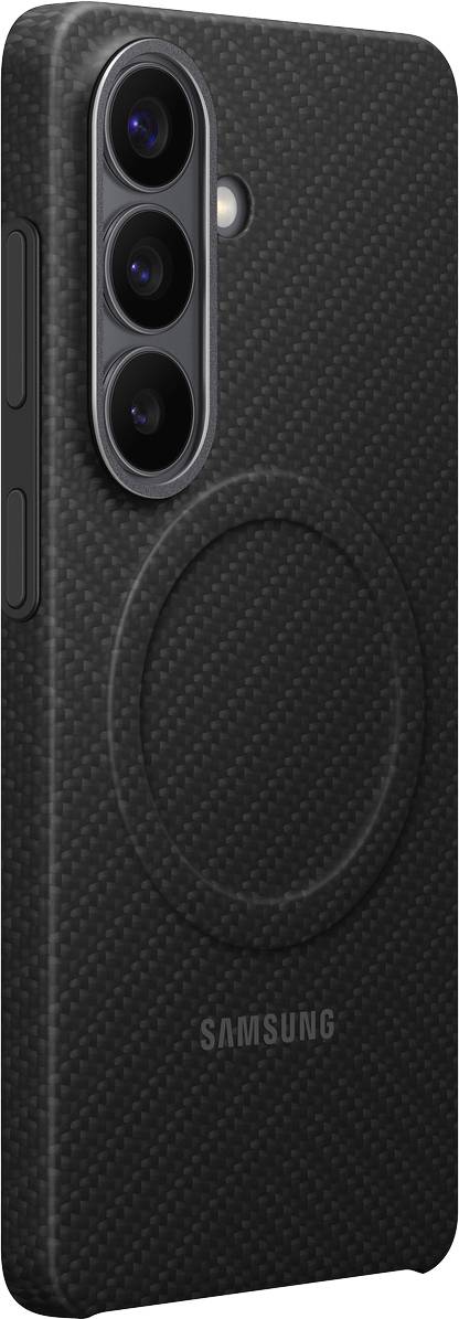 Ein schwarzes Samsung-Smartphone mit einer strukturierten Schutzhülle, das drei rückwärtige Kameras und ein kreisförmiges Designelement in der Nähe der Mitte aufweist.