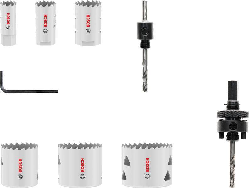 Ein Sortiment von Bosch-Lochsägen und Zubehör, einschließlich Bohrer und einem L-förmigen Innensechskantschlüssel, in einem organisierten Layout angeordnet.